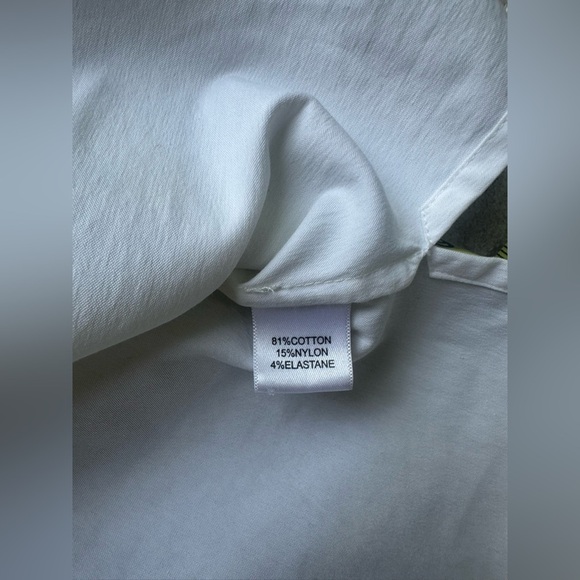 St. John White Short Sleeve Button Down Blouse Size 8 - Picture 10 of 11